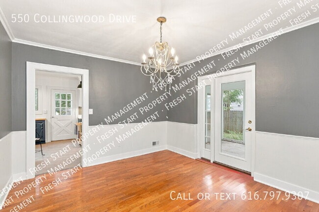Photo - 550 Collingwood Dr