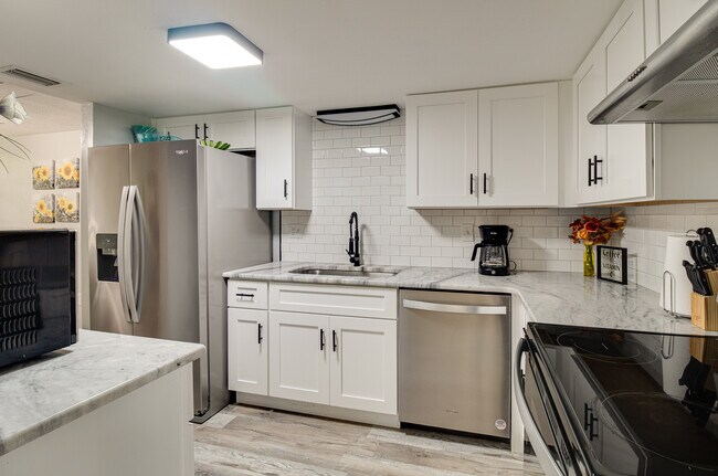 Photo - 427 W Rich Ave