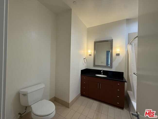 Photo - 3810 Wilshire Blvd Unit 607