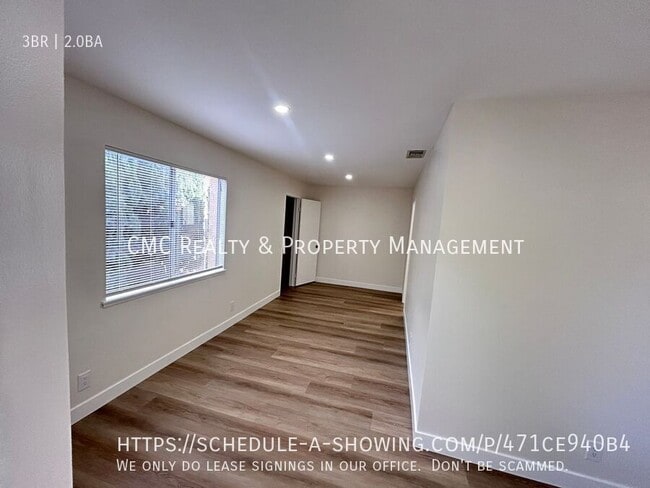 Photo - 1580 Park Ave