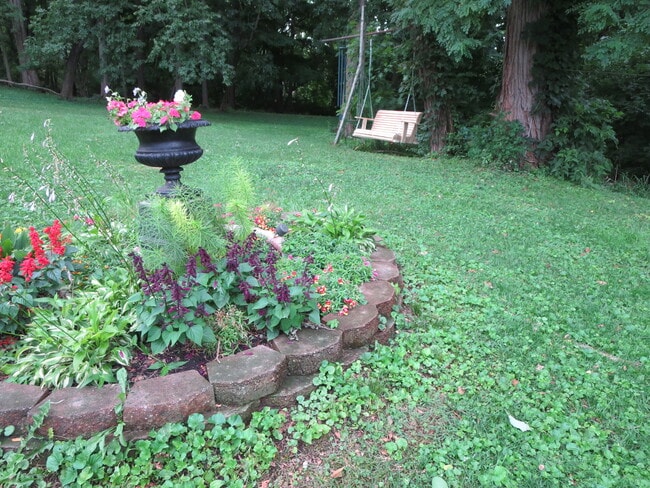 Building Photo - 22 McGrath St Unit .5