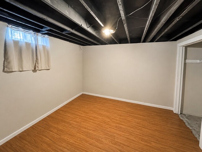 Photo - 539 S Deveron Dr