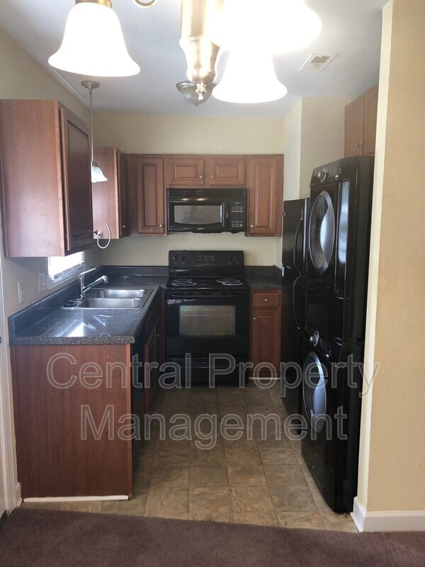 Photo - 112 Silver Brook Dr