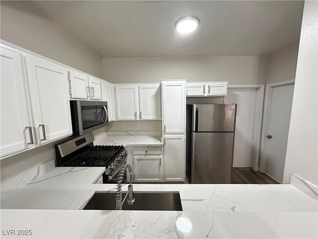 Building Photo - 1136 Nevada Sky St