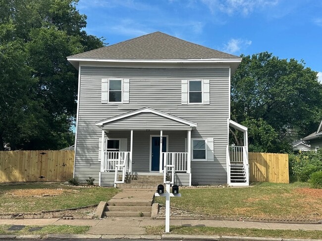 Building Photo - 926 N 14th St Rental