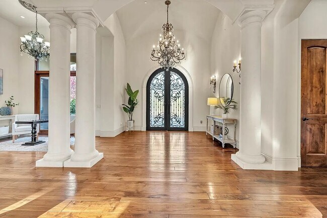 Photo - 6100 Terracina Ct