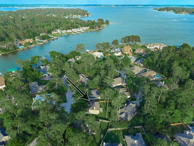 Photo - 12515 Lakeshore Dr