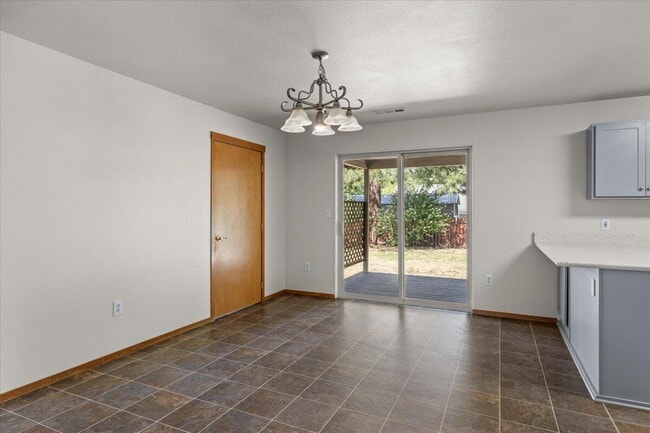 Photo - 102 West St