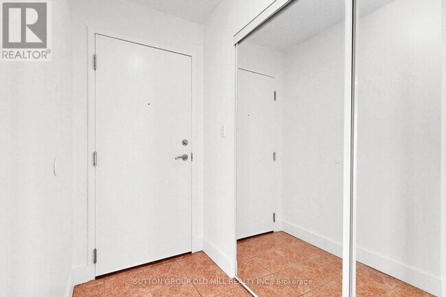 Photo - 2261 Lake Shore Blvd W Unit 915