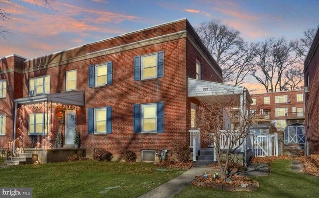Building Photo - 332 Sycamore Rd Rental