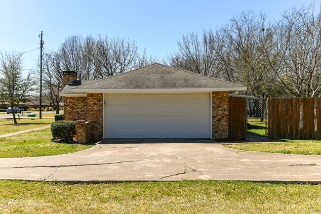 Photo - 3/2/2 Great neighborhood! Move in Ready!