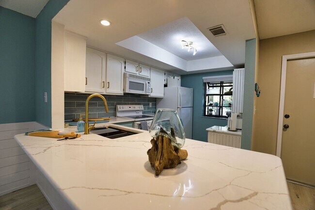 Photo - Seasonal Short-term 2-Bedroom 2-Bathroonm Condo located at Mission Lakes!