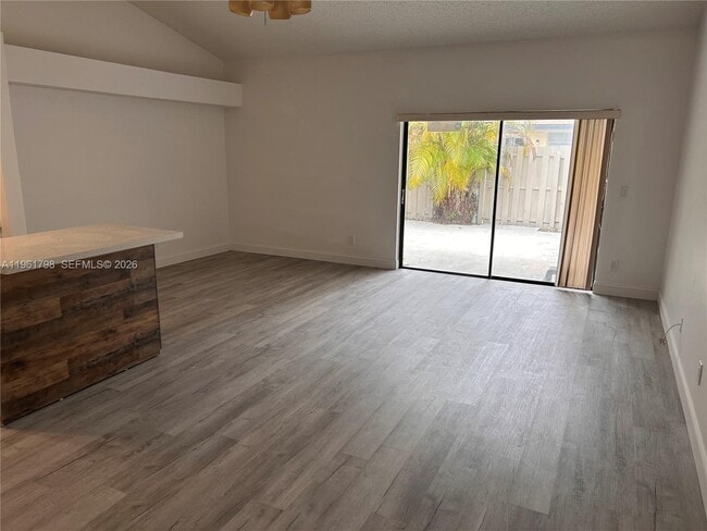 Photo - 7450 NW 34th St