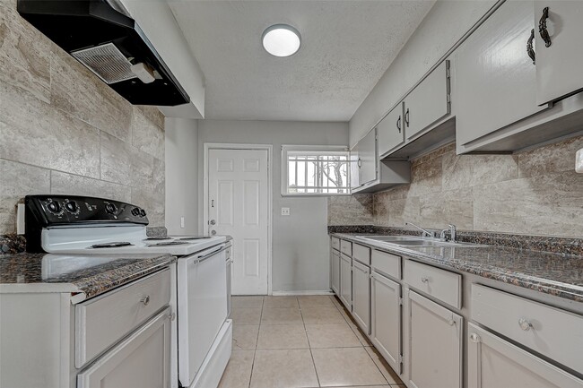 Photo - 9709 Fairland Dr