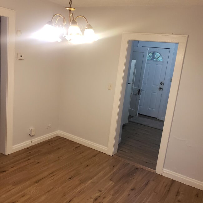 Photo - 6841 Greismer Ave