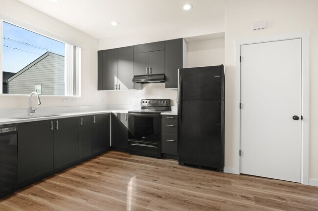 Photo - Vancouver Townhouses - Get 1 Month Free! Unit 4413 N Vancouver Ave