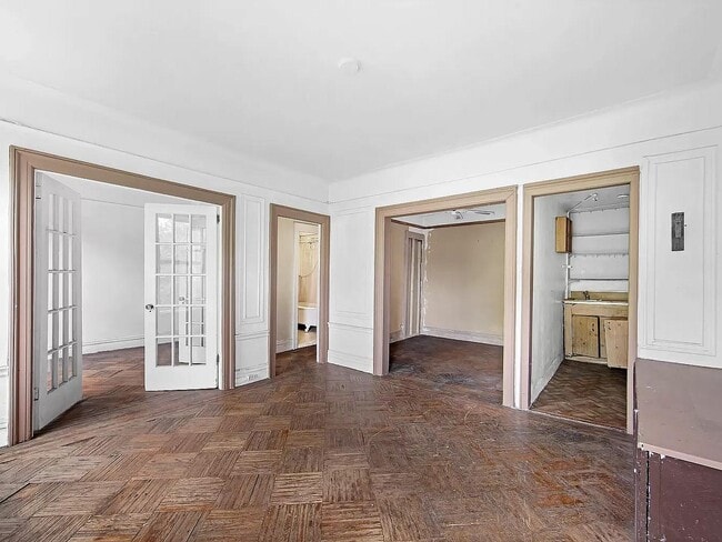 Photo - 155 Hicks St