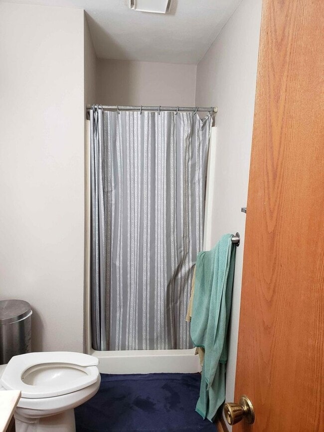 Building Photo - 1126-1128 Sausalito Dr Unit 1128