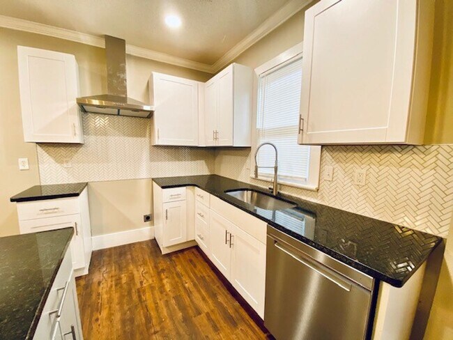 Photo - 1029 Bruce St