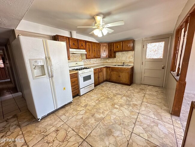 Photo - 8920 Kenneth St