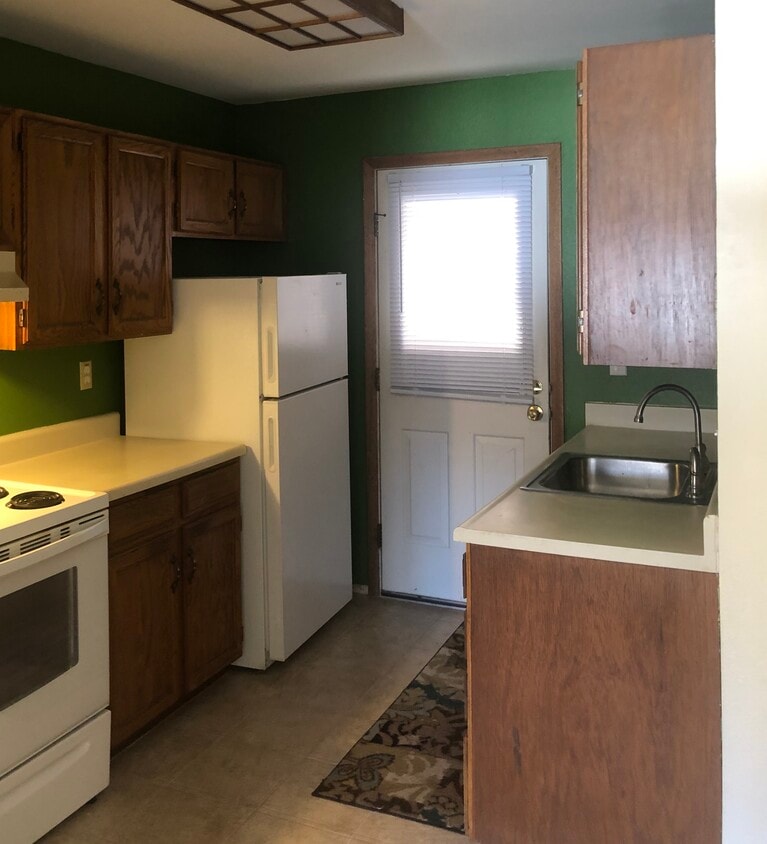 Kitchen - 52 El Paso Blvd (Manitou Springs, CO)