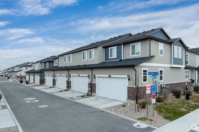 Gabler's Grove Towns