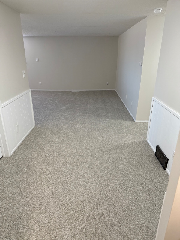 Photo - 907 W River Blvd