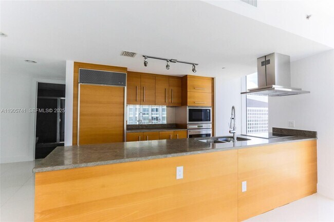 Photo - 495 Brickell Ave Unit 1710