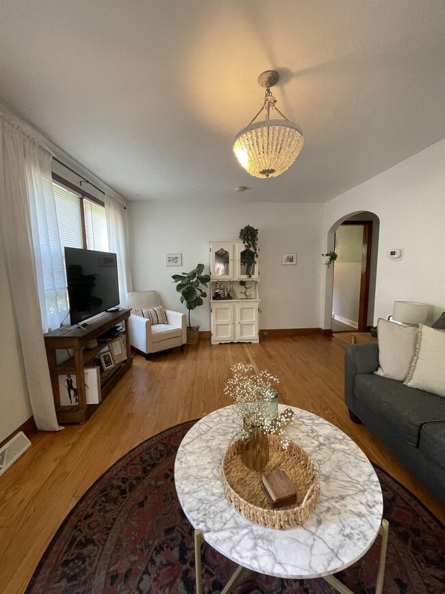 Photo - 185 Williams Rd