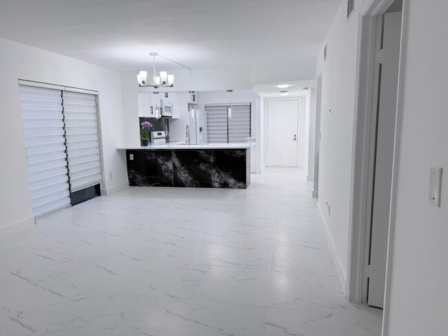 Photo - 300 E Club Cir Unit 107