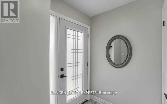 Photo - 101 Banting Crescent