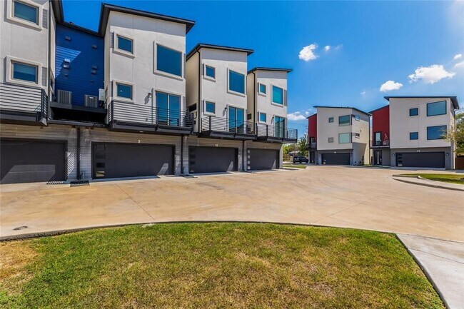 Photo - 1417 Kramer Ln