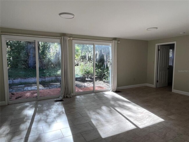 Photo - 12 S University Cir