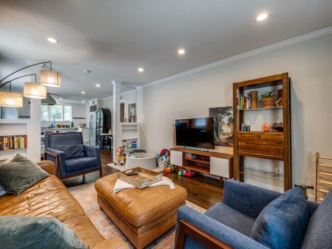 Photo - 6009 Ross Ave