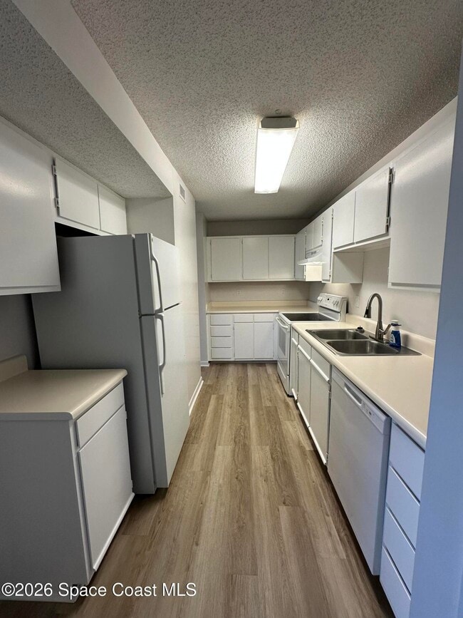 Photo - 3550 Sable Palm Ln Unit J