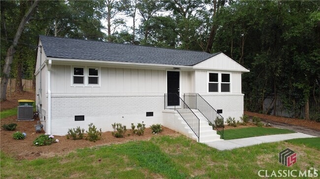 Building Photo - 165 Habersham Dr Rental
