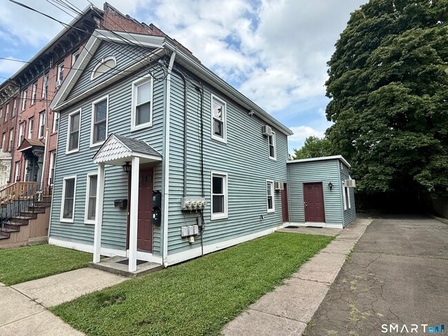 Building Photo - 139 Bradley St Unit B
