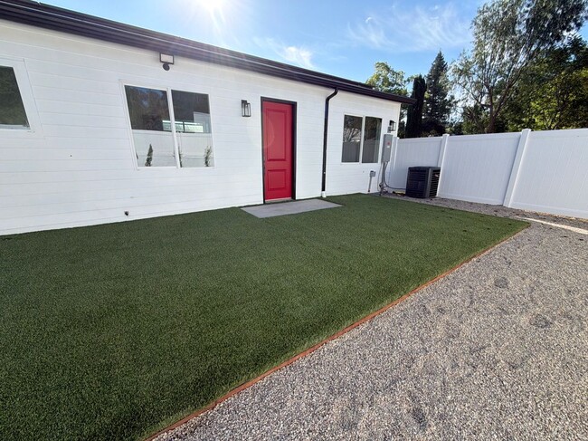 Photo - 6235 Penfield Ave