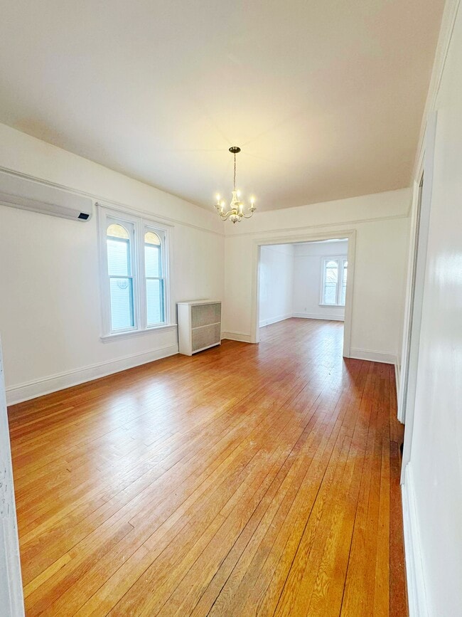 Building Photo - 1466 3rd St Unit Upper Floor- B