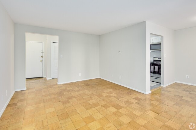 Photo - Finian's Court Apartments