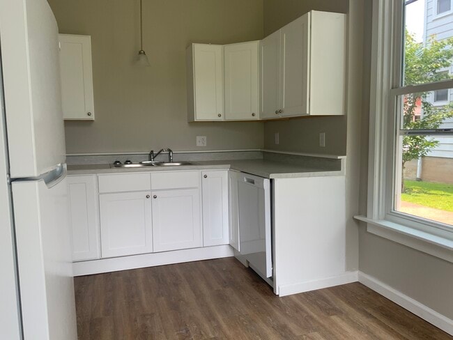 350 E Main St Unit 1st floor