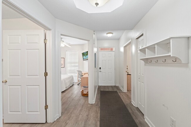 Photo - 225 Atlantis Cir