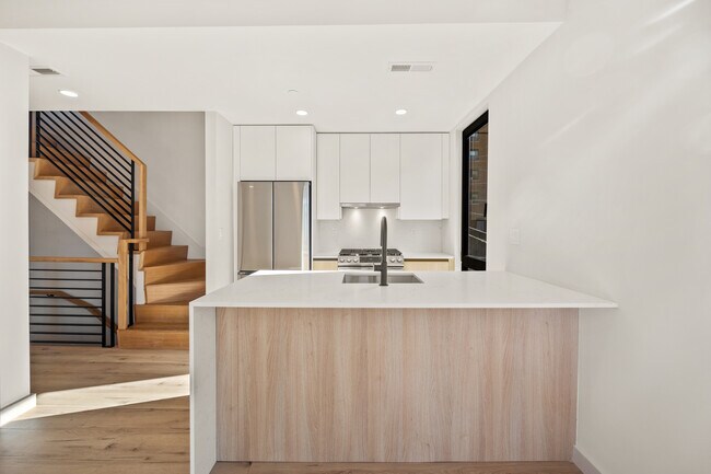 Photo - 6 National St Unit 2