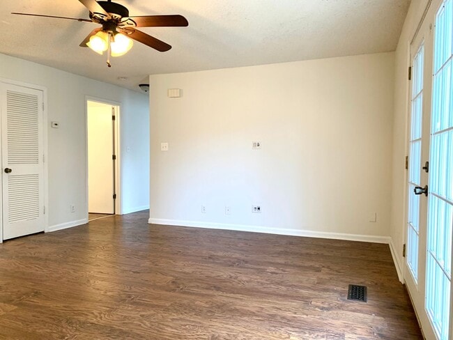 Photo - 402 Jack Miller Blvd