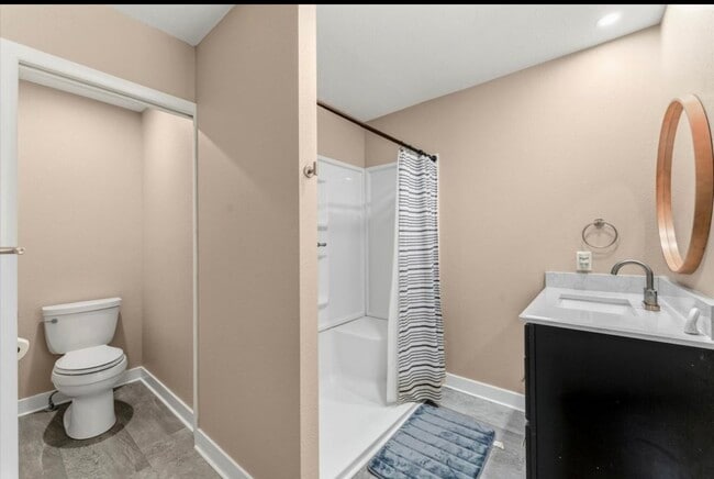 Photo - 408 Weathering Dr