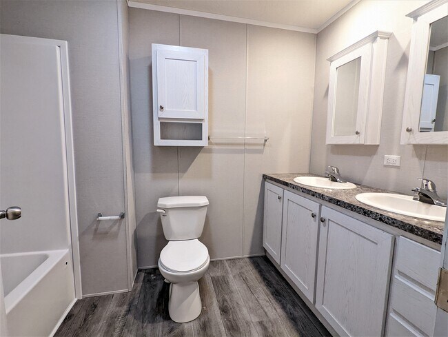 Photo - 677 Oregon St Casa