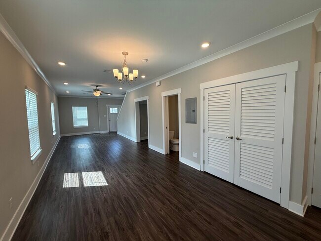 Photo - 202 Date Palm Ln