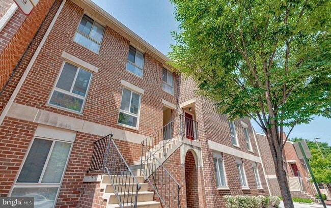 Building Photo - 632 S Charles St Rental