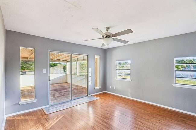 Photo - 24007 Windy Valley Rd