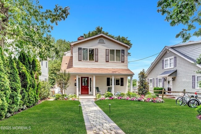Photo - 637 Beacon Blvd